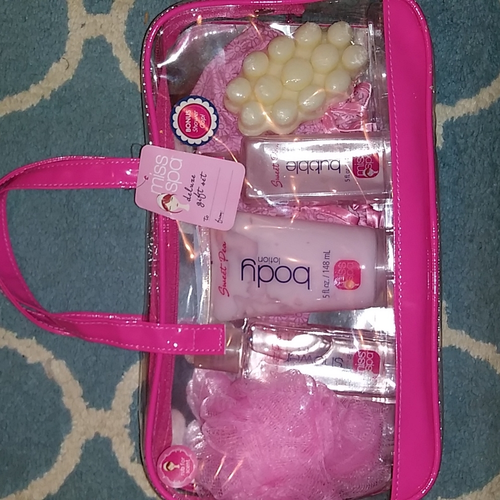 Deluxe gift tote in Sweet pea
